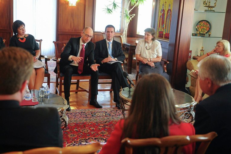 Встреча Яценюка и Яресько с украинской диаспорой в Вашингтоне