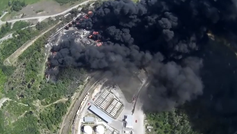 Кадры пожара на нефтехранилище, снятые беспилотником. Видео