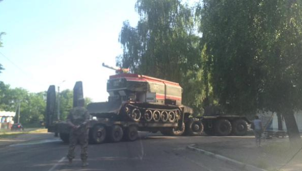 Пожарный танк под Киевом