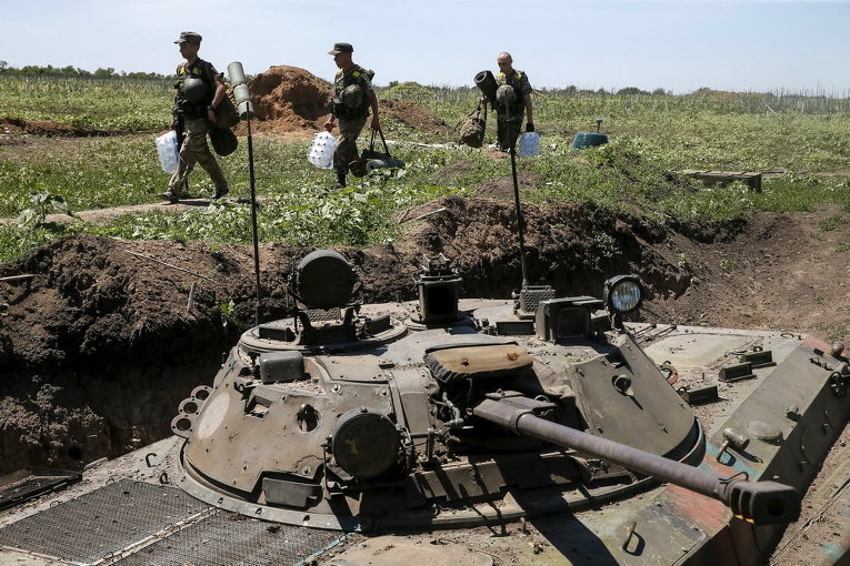Позиции украинских военных близ Марьинки