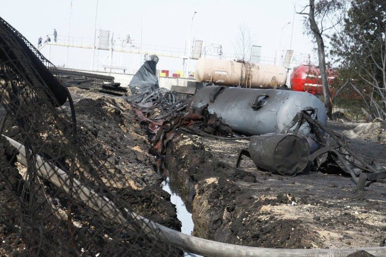 Последствия пожара на нефтебазе под Киевом