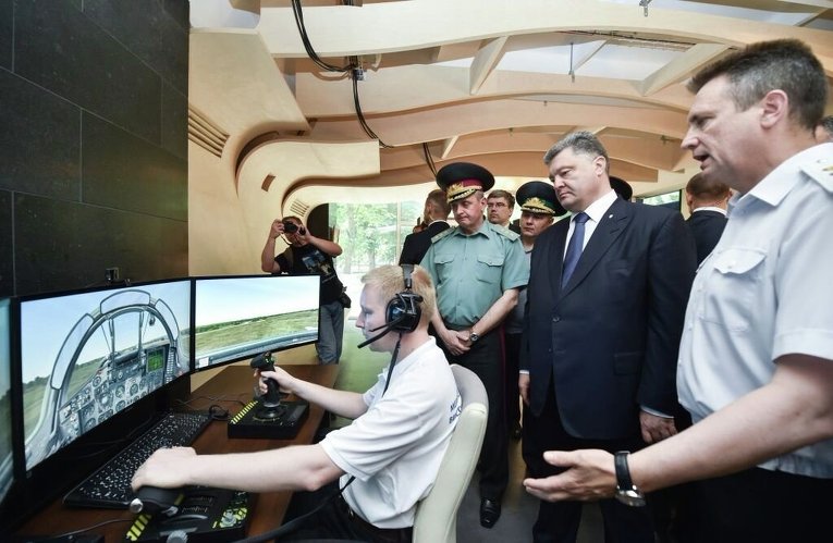 Президент Украины Петр Порошенко посетил выставку инновационных разработок
