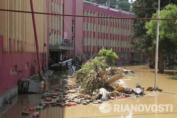 Ликвидация последствий стихии в Тбилиси