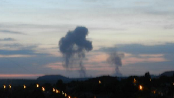 Черное облако после взрыва в Донецке. Видео