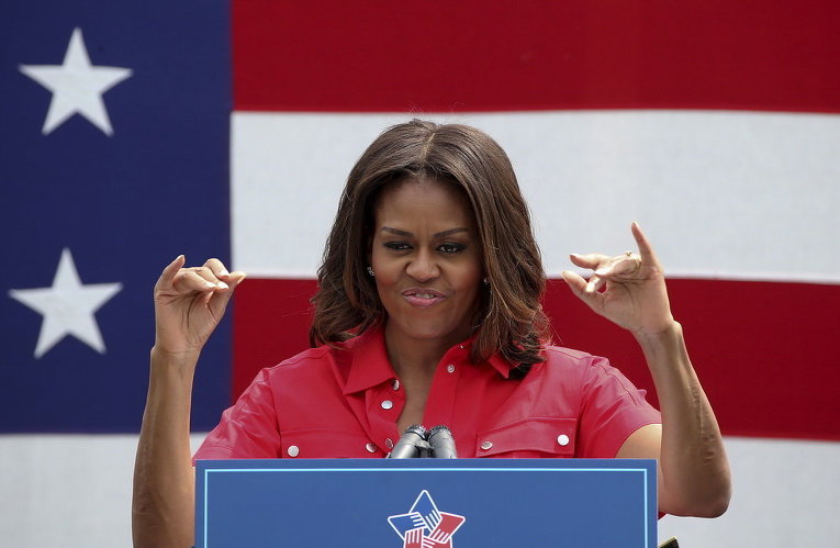 Первая леди США Мишель Обама во время визита в гарнизон армии США в Виченце, Северная Италия