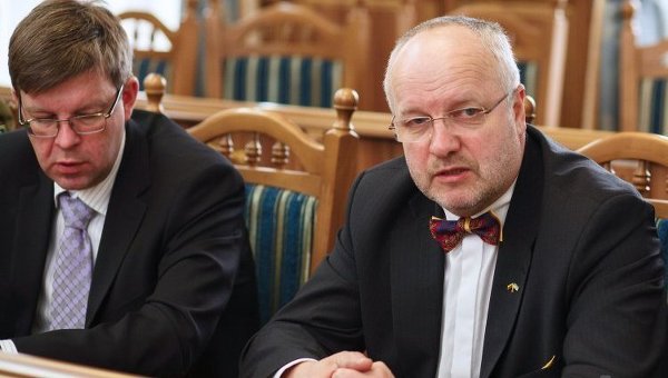 Посол Литвы в Украине Марюс Януконис (слева)