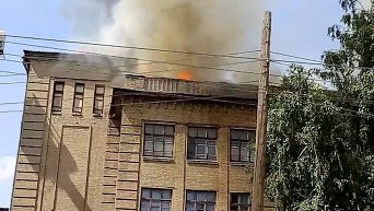 Масштабный пожар в общеобразовательной школе №53 в Запорожье. Видео