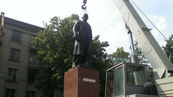 Демонтаж памятника Владимиру Ленину в Дружковке