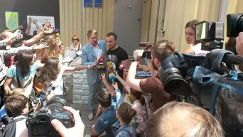 Денис Полищук на выходе из киевского следственного изолятора