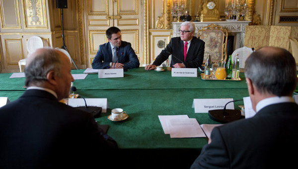 Глава МИД Украины Павел Климкин и глава МИД Германии Франк-Вальтер Штайнмайер на встрече в Париже