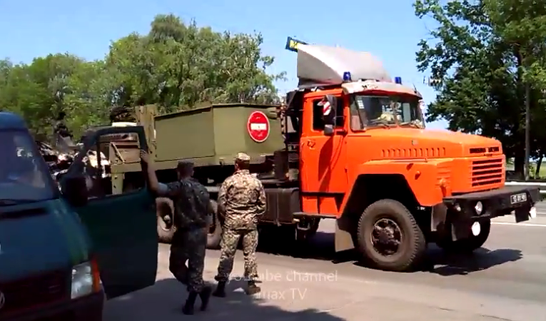 Взорвавшийся военный грузовик на окраине Полтавы
