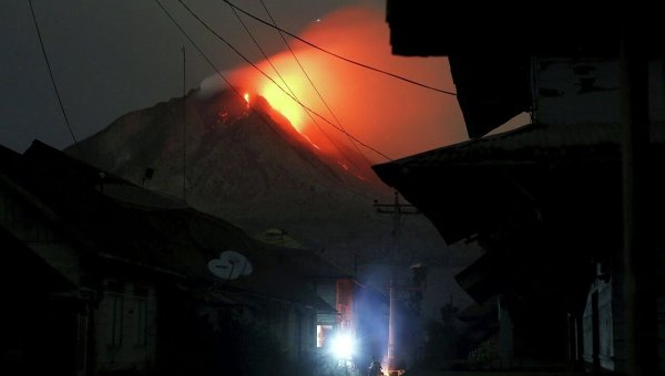 Извержение вулкана в Индонезии. Архивное фото
