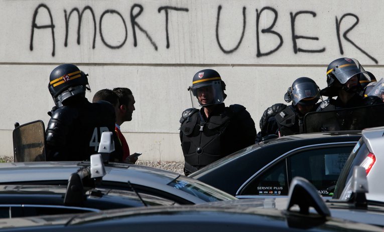 Забастовка таксистов в Париже