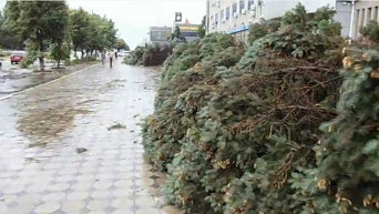 Ураган прошелся по центру Луганска