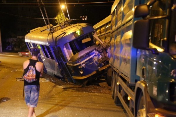 ДТП с участием трамвая и грузовика в Одессе