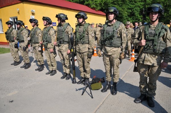Министр национальной обороны Канады посетил Центр миротворчества и безопасности во Львовской области