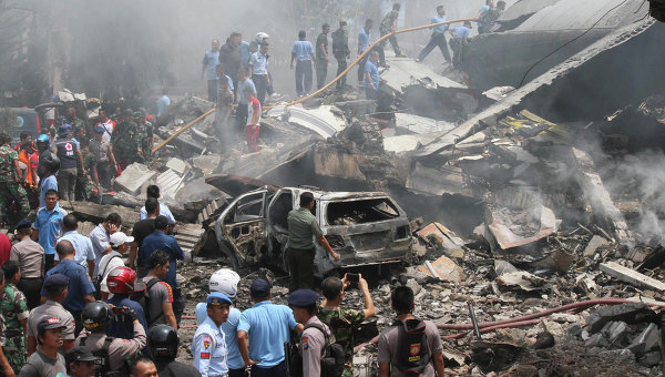 Падение самолета в Индонезии