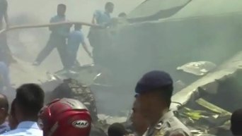 Авиакатастрофа в Индонезии: на борту самолета было 113 человек, выживших нет. Видео