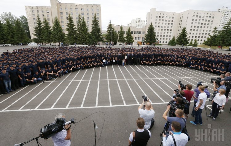 Выпускники полицейской академии патрульной службы Киева, 2 июля 2015 г.