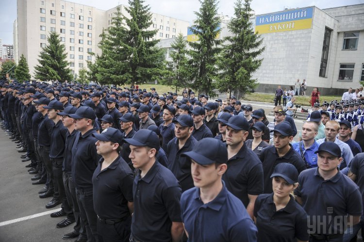Выпускники полицейской академии патрульной службы Киева, 2 июля 2015 г.