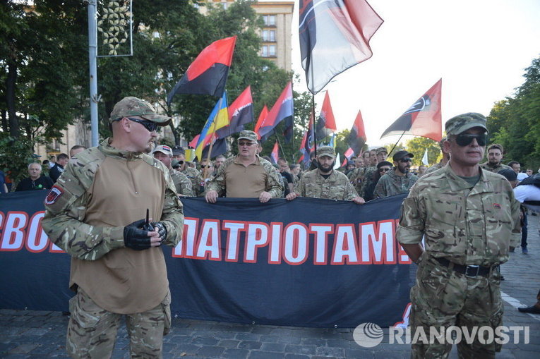 Марш добровольческих батальонов в Киеве