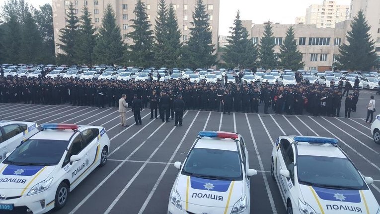Первые 200 экипажей новой патрульной полиции вышли на работу 4 июля вечером в Киеве
