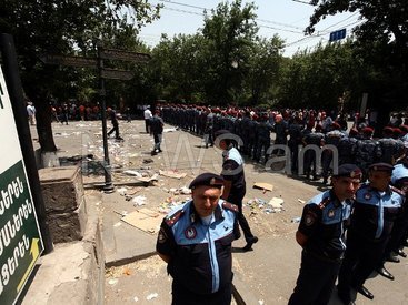 Разгон митинга в Ереване 6 июля 2015 г.