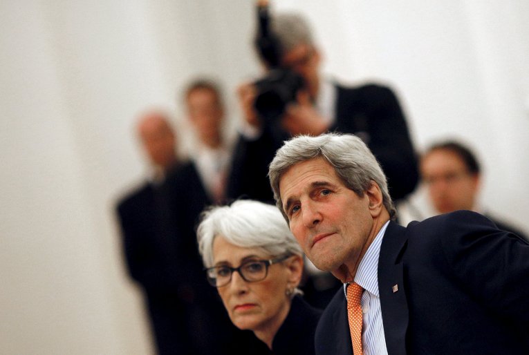 Госсекретарь США Джон Керри и его заместитель Уэнди Шерман в Вене на переговорах по иранской ядерной проблематике