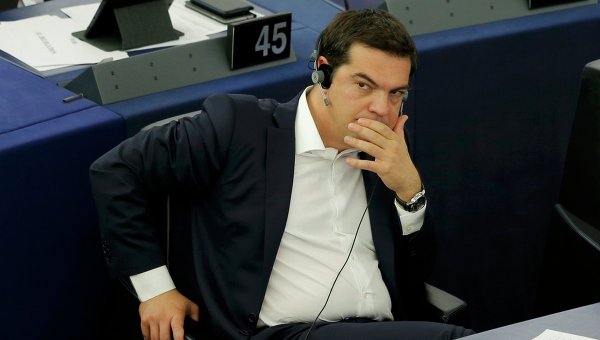 Премьер-министр Греции Алексис Ципрас на заседании Европарламента.