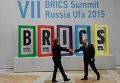 Президент Российской Федерации Владимир Путин и Президент Федеративной Республики Бразилия Дилма Роуссефф на церемонии приветствия лидеров БРИКС
