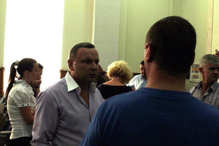 Оппозиционный мэру депутат Маринин требовал пропустить активистов