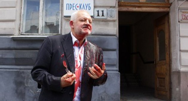 Облитый во Львове свиной кровью Игорь Шурма