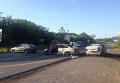 Уничтоженные машины на месте столкновения Правого сектора и милиции Мукачево