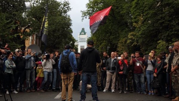 Митинг Правого сектора у АП в Киеве
