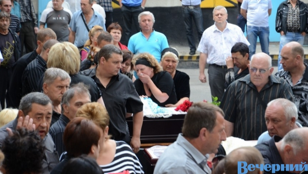 Похороны убитых сотрудников Укрпочты в Харькове