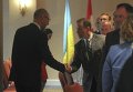 В Оттаве Арсений Яценюк встретился с украинской общиной Канады и представителями канадского бизнеса