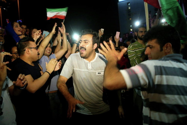 Иран празднует снятие международных санкций
