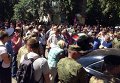 Заблокированный автомобиль в Чернигове с пачками денег