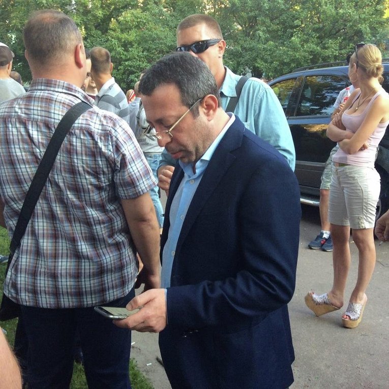 Геннадий Корбан на месте инцидента с авто в Чернигове