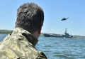 Петр Порошенко наблюдает за учениями ВМС в Николаевской области