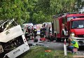Работники спецслужб Польши на месте аварии украинского автобуса