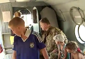 Порошенко показал детям боевой вертолет. Видео