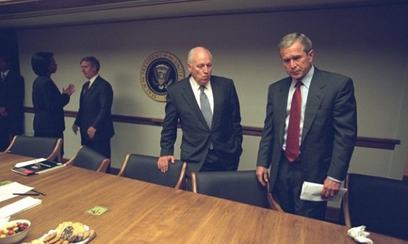 Фото с экстренного совещания в Белом доме после терактов 11 сентября