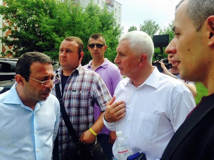 Геннадий Корбан и Анатолий Матвиенко в день выборов в Чернигове