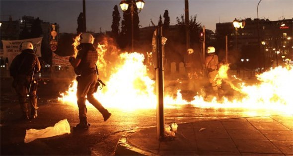 Беспорядки и столкновения с полицией в Стамбуле