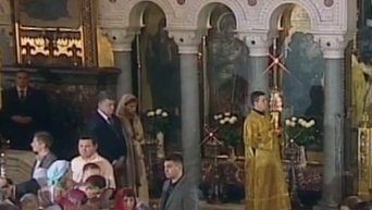 Петр Порошенко с супругой на торжественной литургии