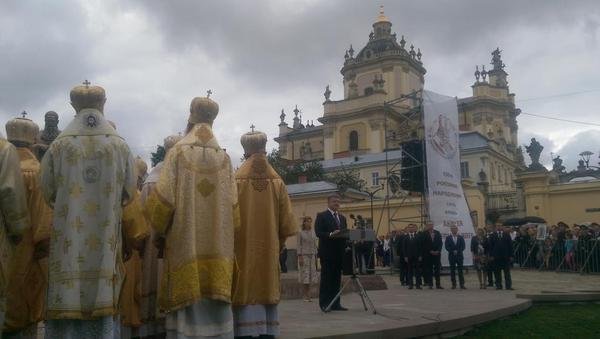 Петр Порошенко на церемонии открытия памятника Андрею Шептицкому во Львове