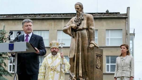 Петр Порошенко на церемонии открытия памятника Андрею Шептицкому во Львове