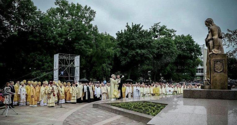 Церемонии открытия памятника Андрею Шептицкому во Львове