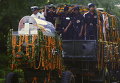 Солдаты сопровождают тело бывшего президента Индии Абдулы Каламы в Нью-Дели